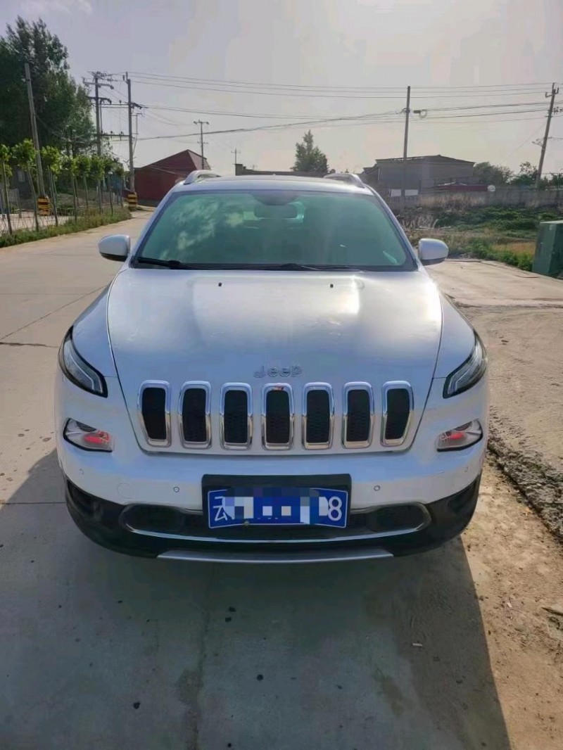 保定16年Jeep自由光1