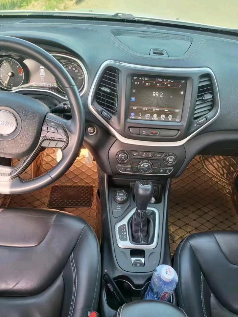 保定16年Jeep自由光7