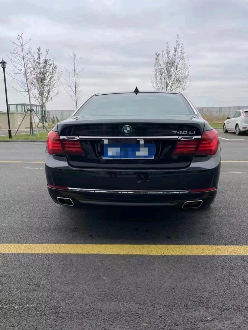 保定14年宝马7系8