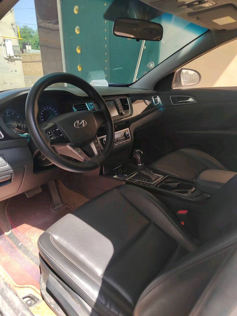 保定17年现代名图6