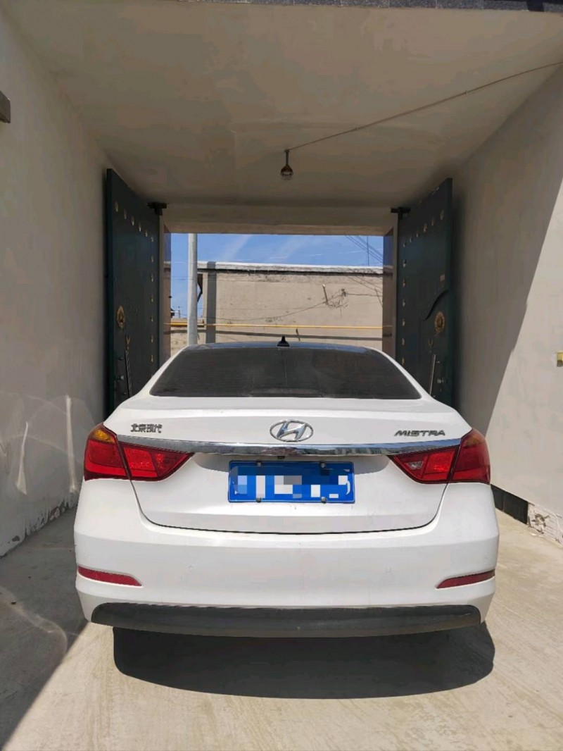 保定17年现代名图8