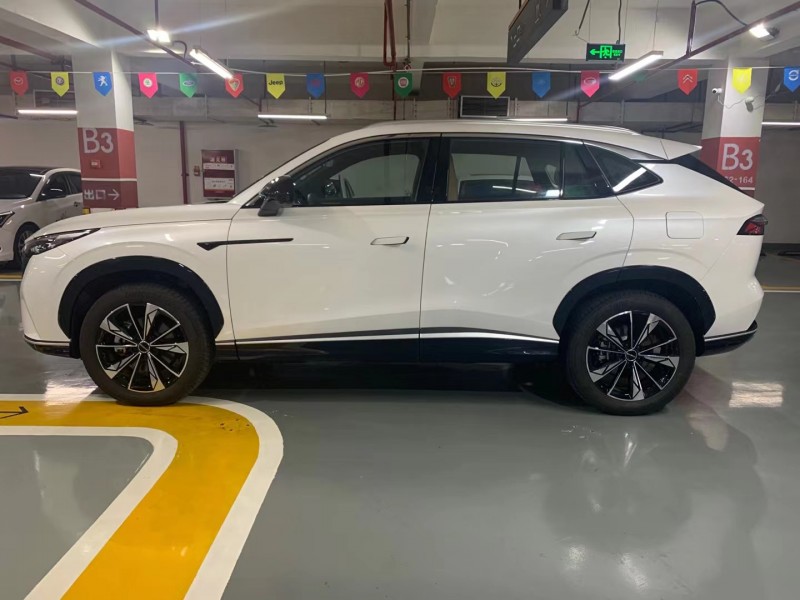 成都23年荣威RX5新能源4