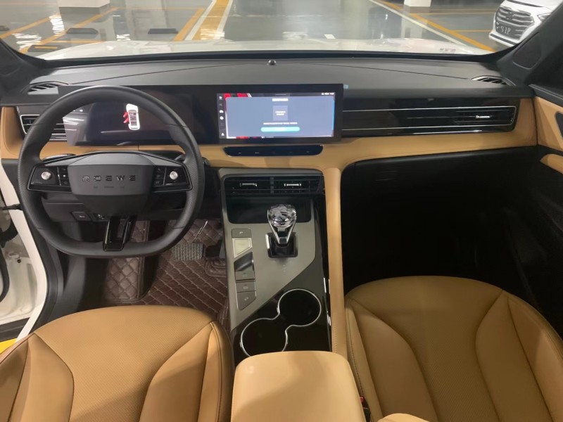 成都23年荣威RX5新能源7