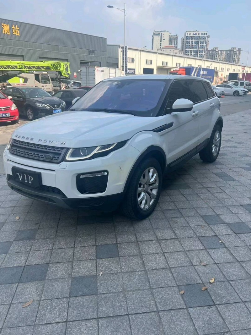 东莞18年路虎揽胜极光(进口)3