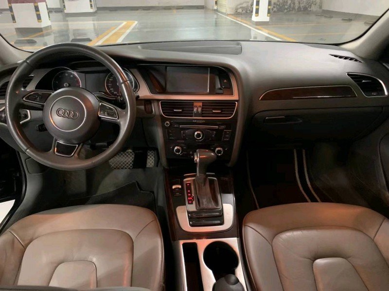 成都15年奥迪A4L7