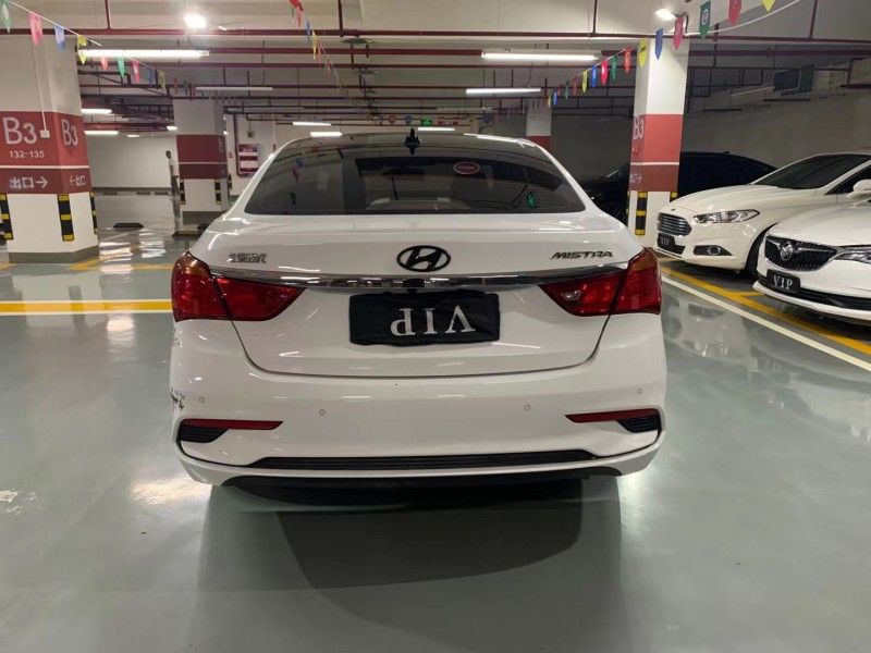 成都19年现代名图5