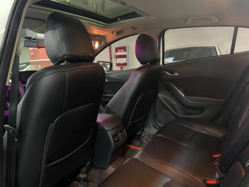 成都17年马自达昂克赛拉8