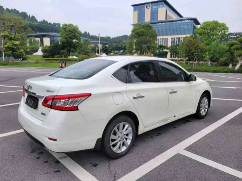 潍坊16年日产轩逸7