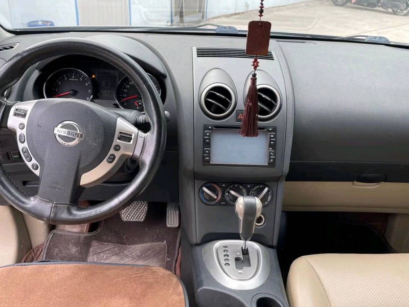 济宁14年日产逍客4