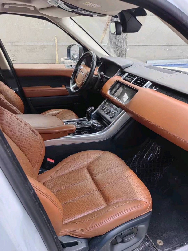 济南14年路虎揽胜运动3