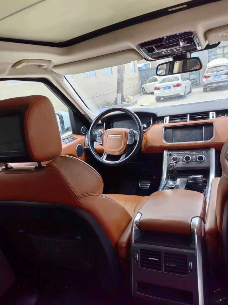 济南14年路虎揽胜运动2