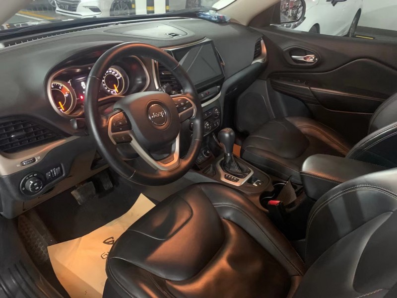 成都16年Jeep自由光6