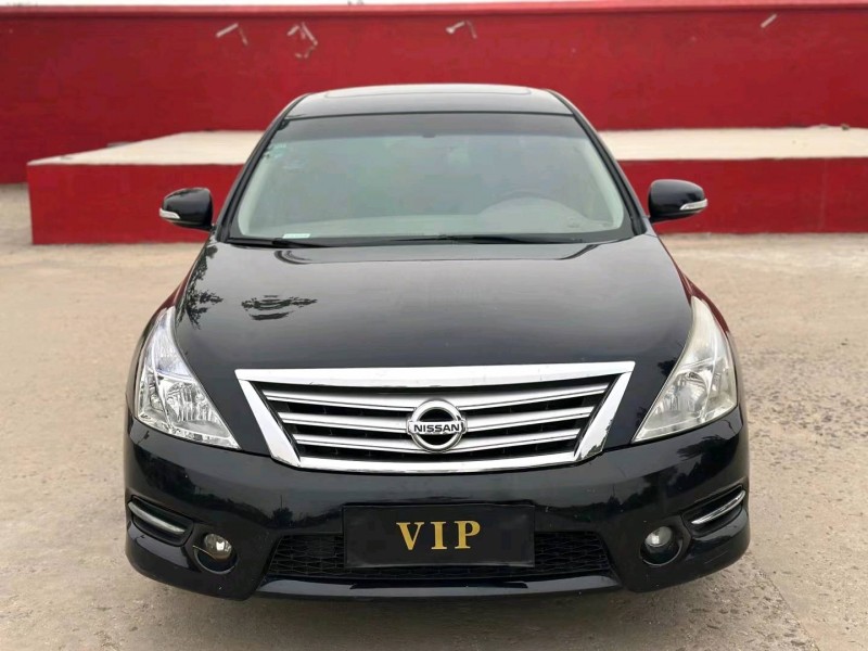 济宁12年日产天籁1