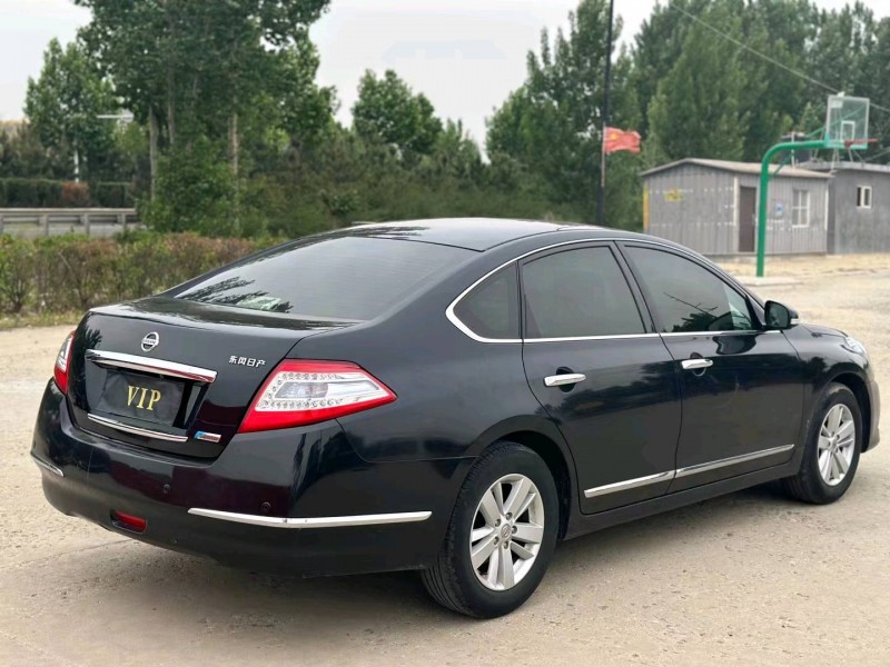 济宁12年日产天籁8