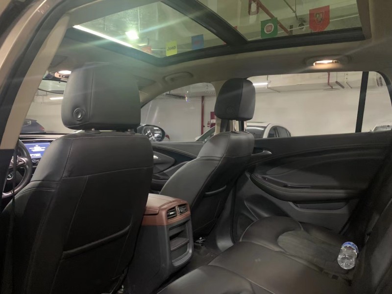 成都16年别克昂科威8