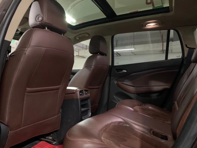 成都17年别克昂科威8