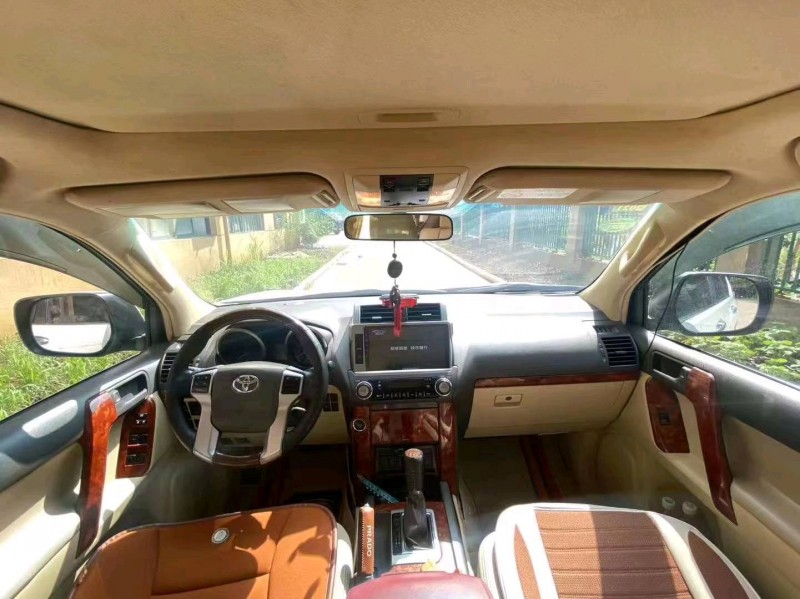 宜昌14年丰田普拉多7