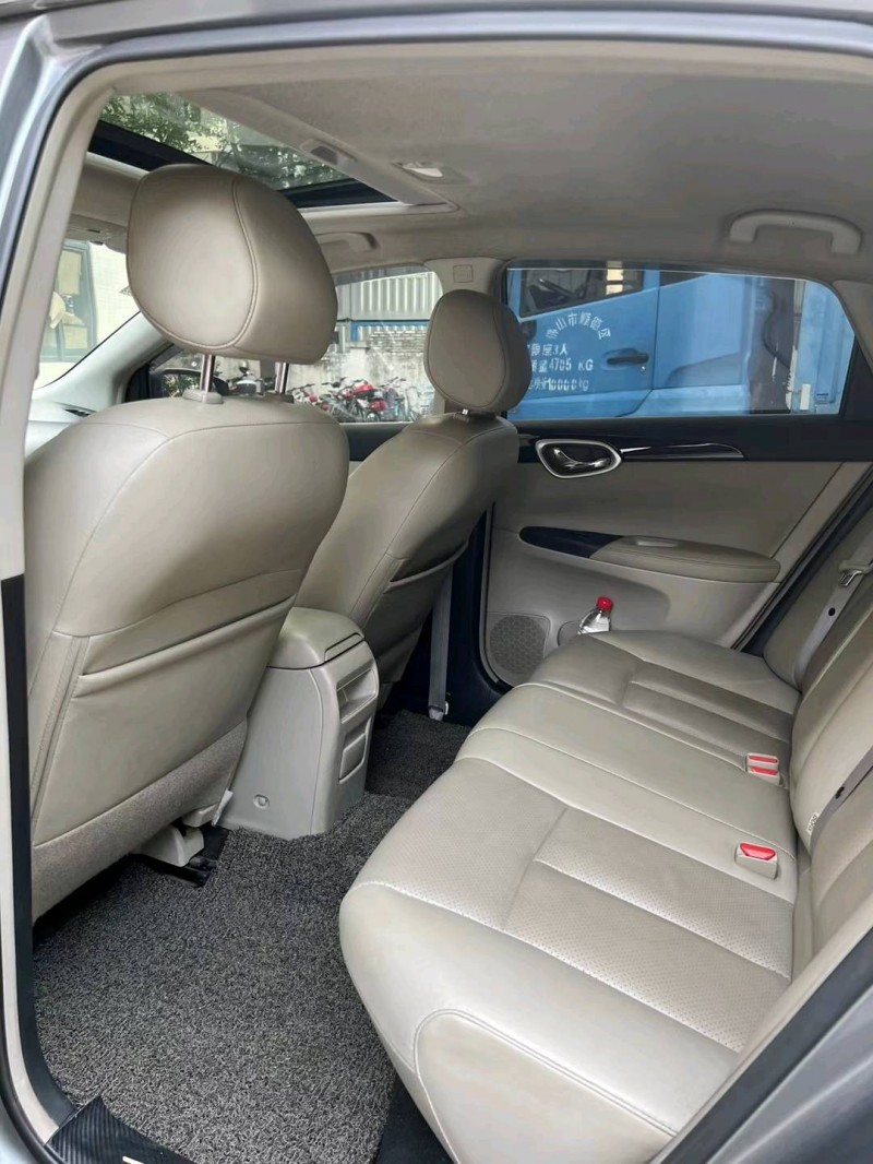 佛山18年日产轩逸9