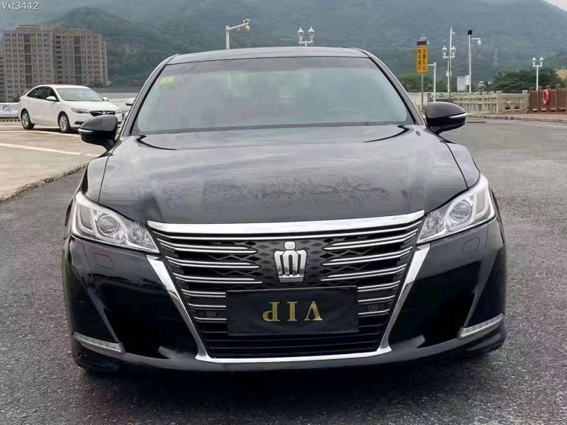 珠海17年丰田皇冠1