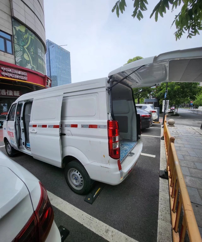 嘉兴23年瑞驰EC35新能源4