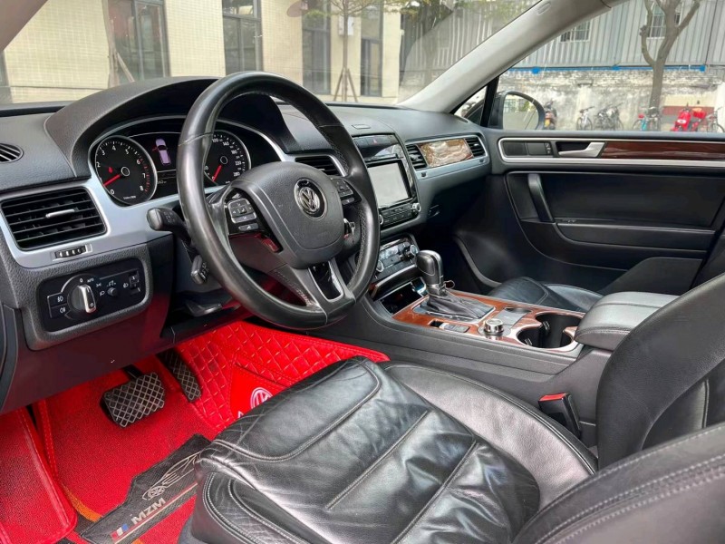 佛山12年大众途锐8