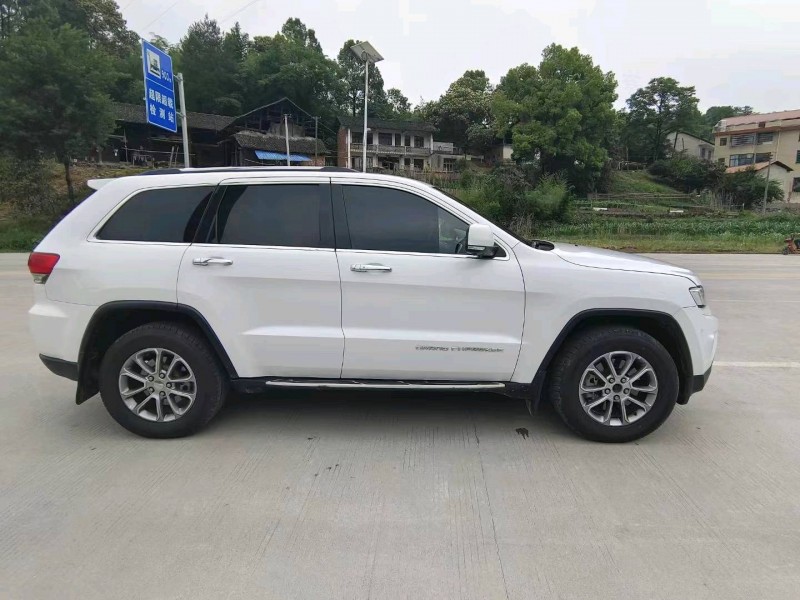 衡阳16年Jeep大切诺基4