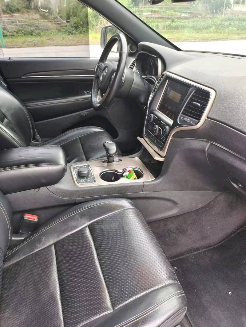 衡阳16年Jeep大切诺基5