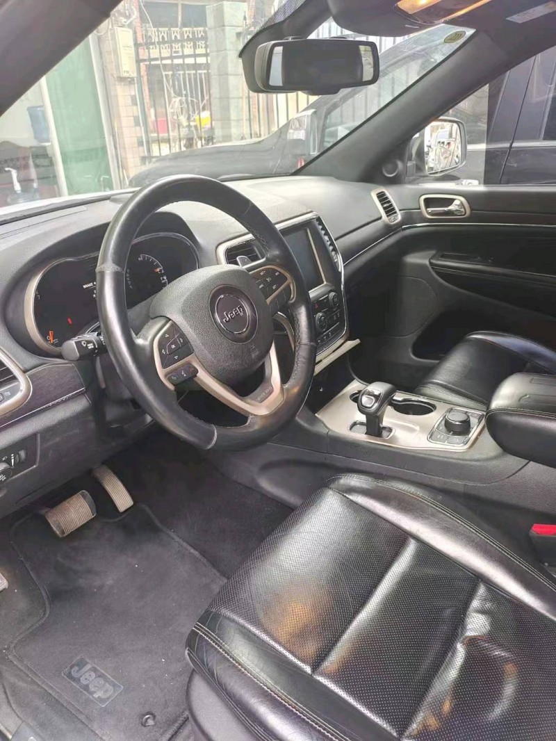 衡阳16年Jeep大切诺基7