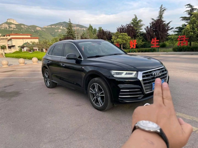 济宁18年奥迪Q53