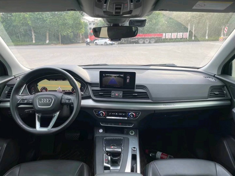 济宁18年奥迪Q54