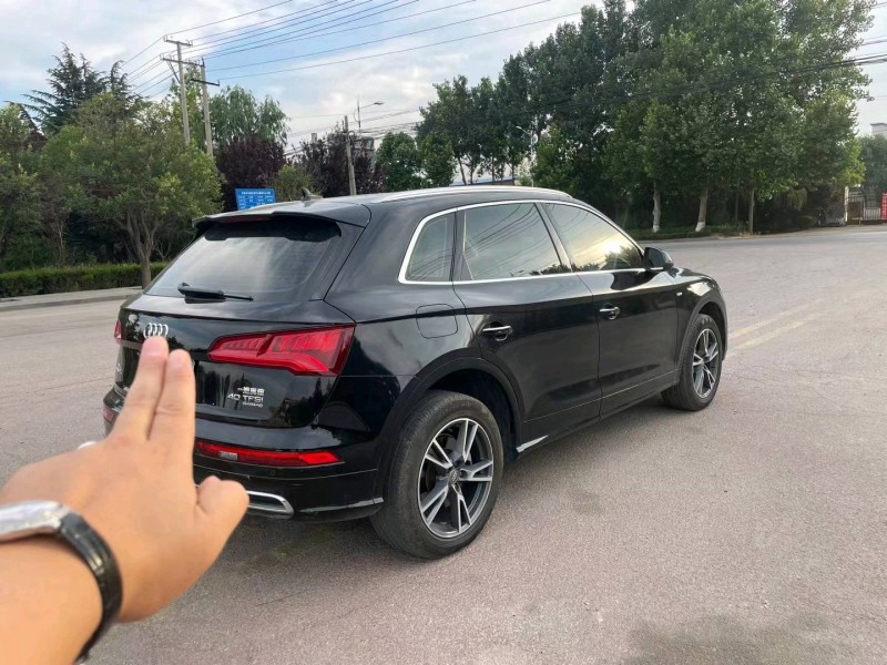 济宁18年奥迪Q57