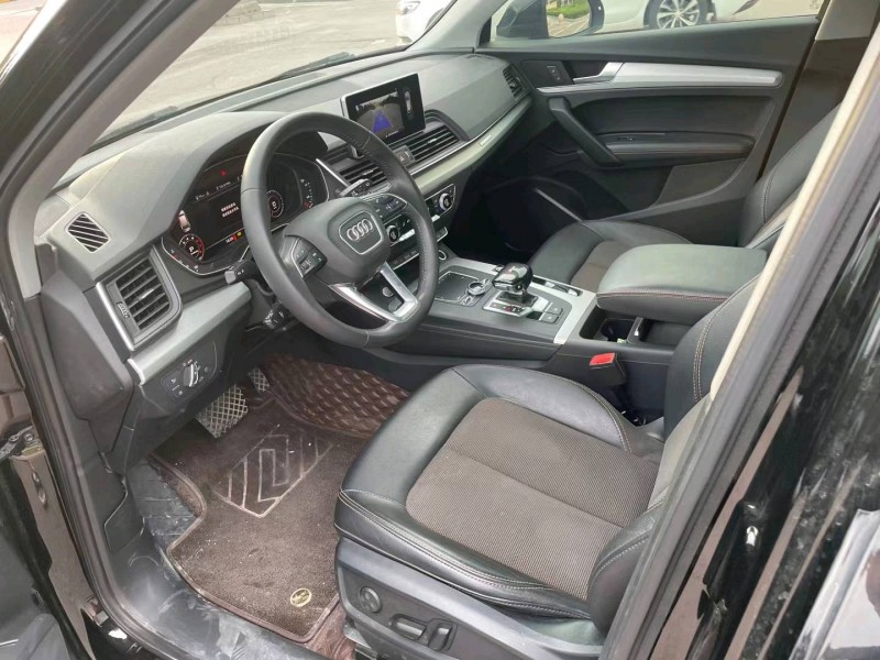 济宁18年奥迪Q56