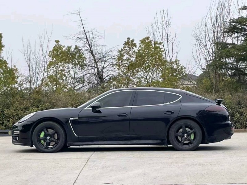 宜昌12年保时捷帕拉梅拉9