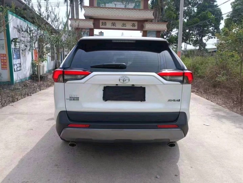 汕头22年丰田RAV42