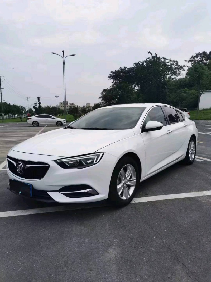 淮南19年别克君威2