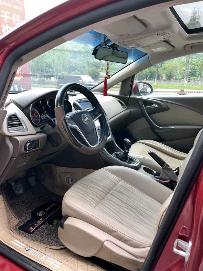 重庆14年别克英朗7