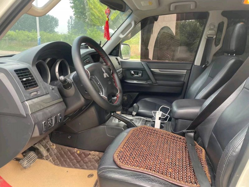 廊坊10年三菱帕杰罗4