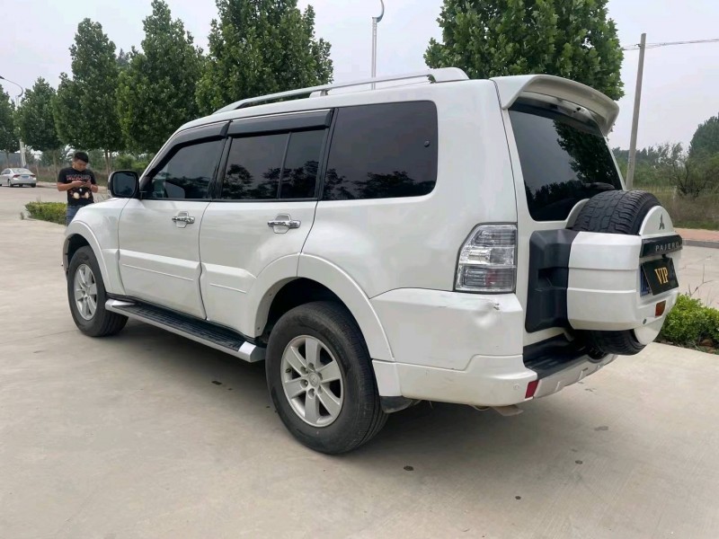 廊坊10年三菱帕杰罗8