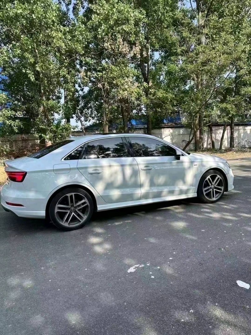 济南18年奥迪A38