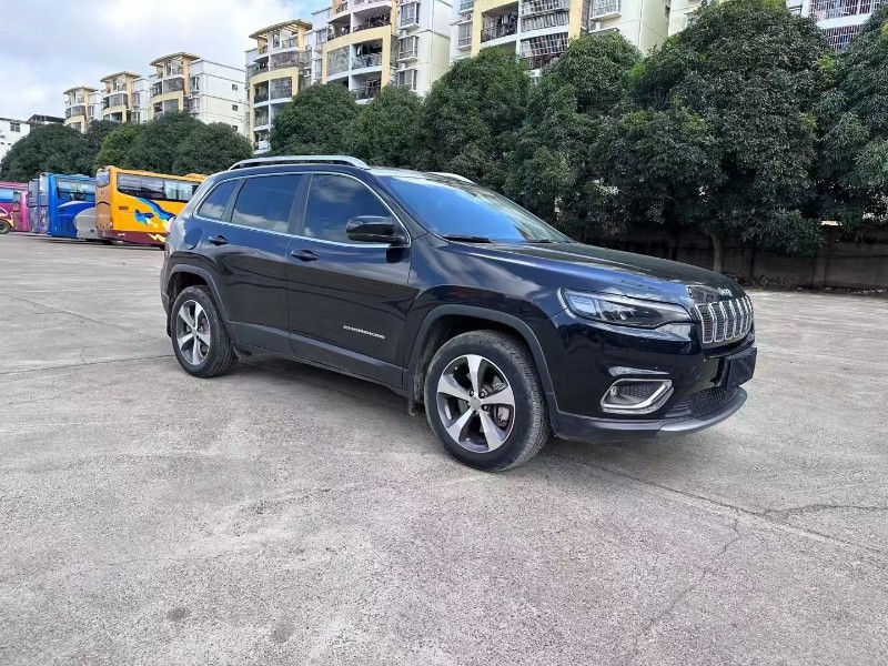南寧19年Jeep自由光2