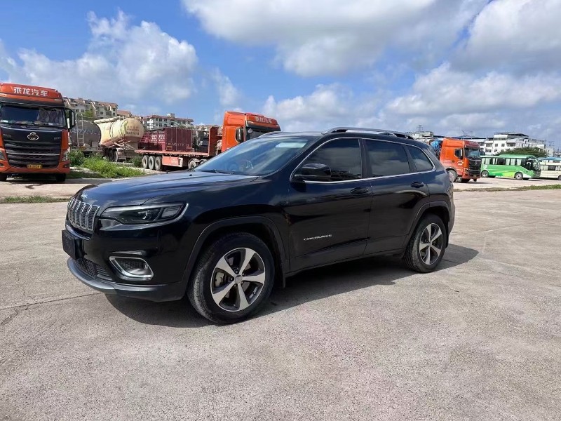 南寧19年Jeep自由光3