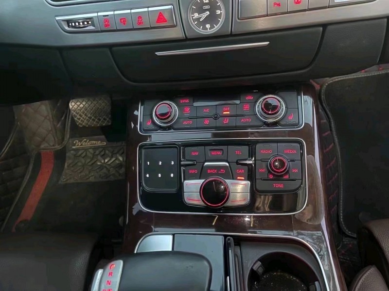 济南15年奥迪A8L7