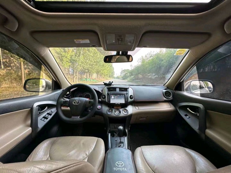东营12年丰田RAV48