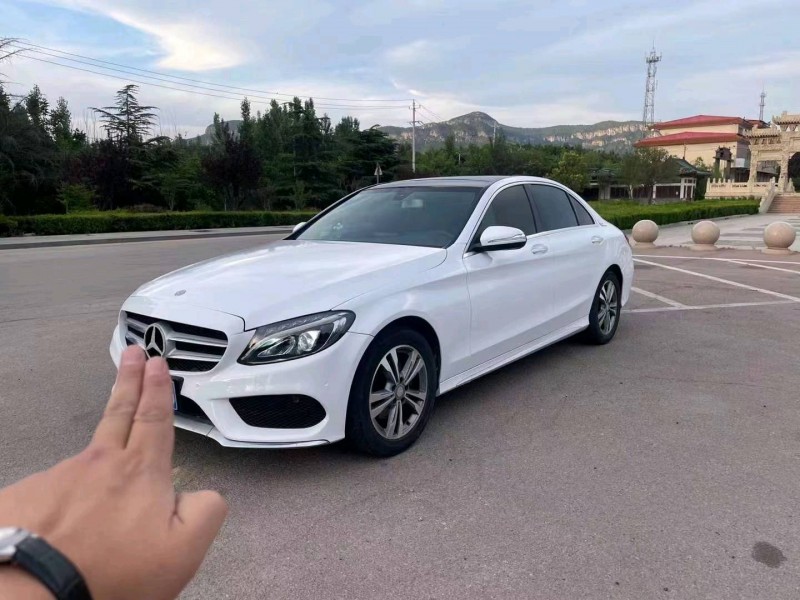 东营16年奔驰C2