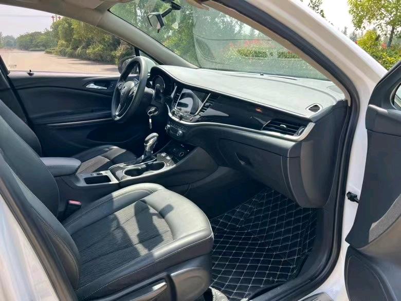 盐城16年别克威朗9