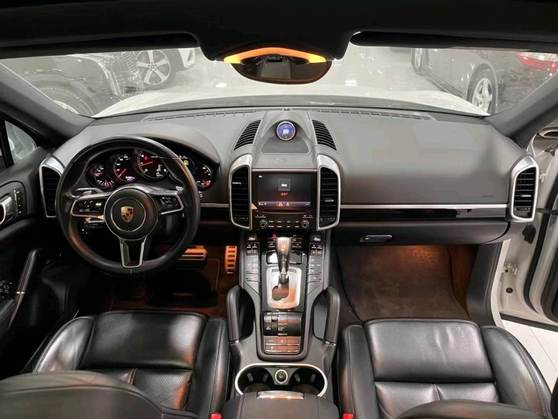 廊坊18年保时捷卡宴6