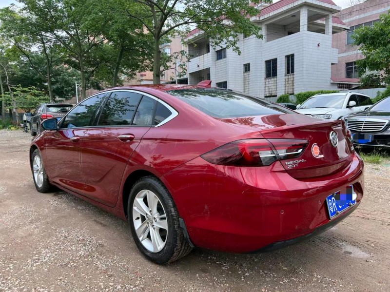 广州18年别克君威8