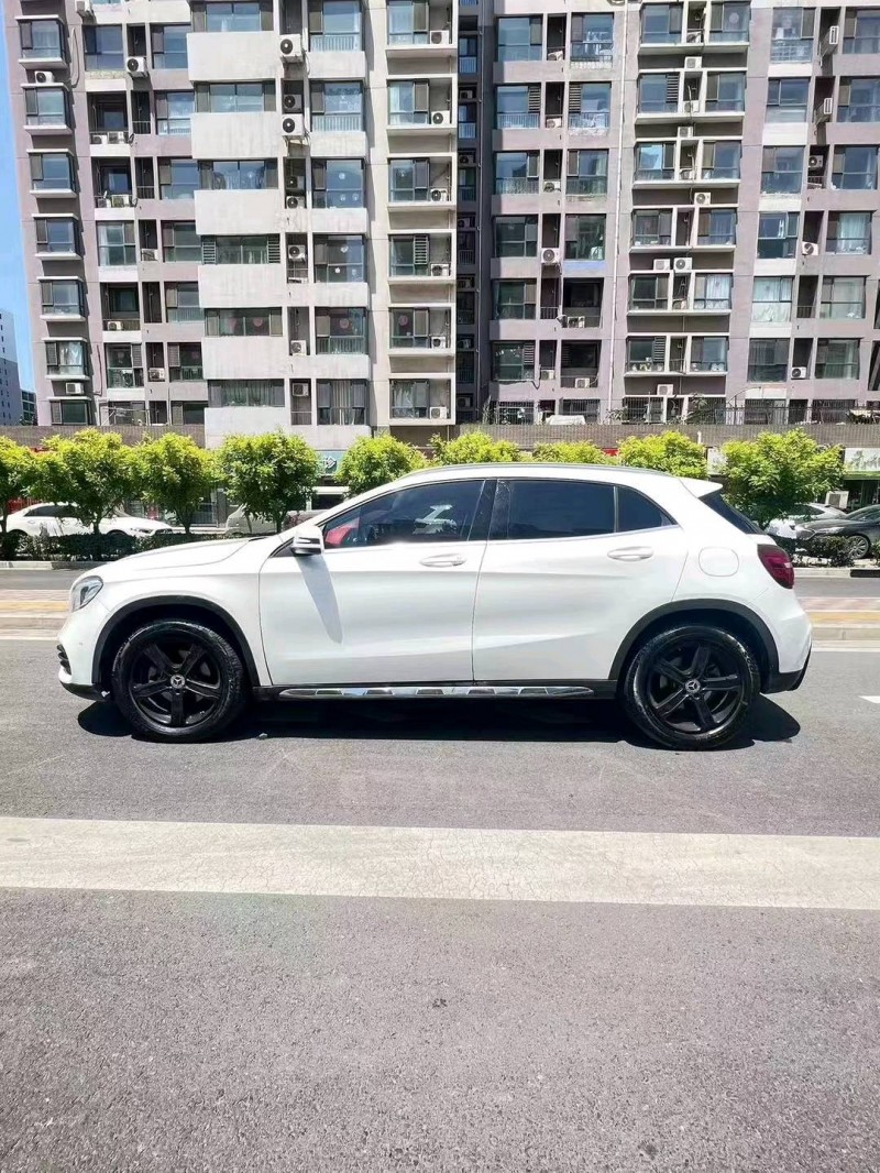 石家庄19年奔驰GLA3