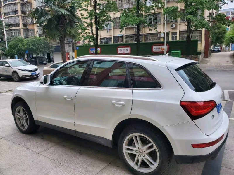 宜昌14年奥迪Q58