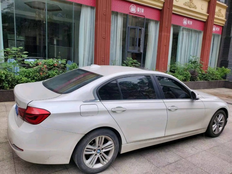 宜昌17年宝马3系8